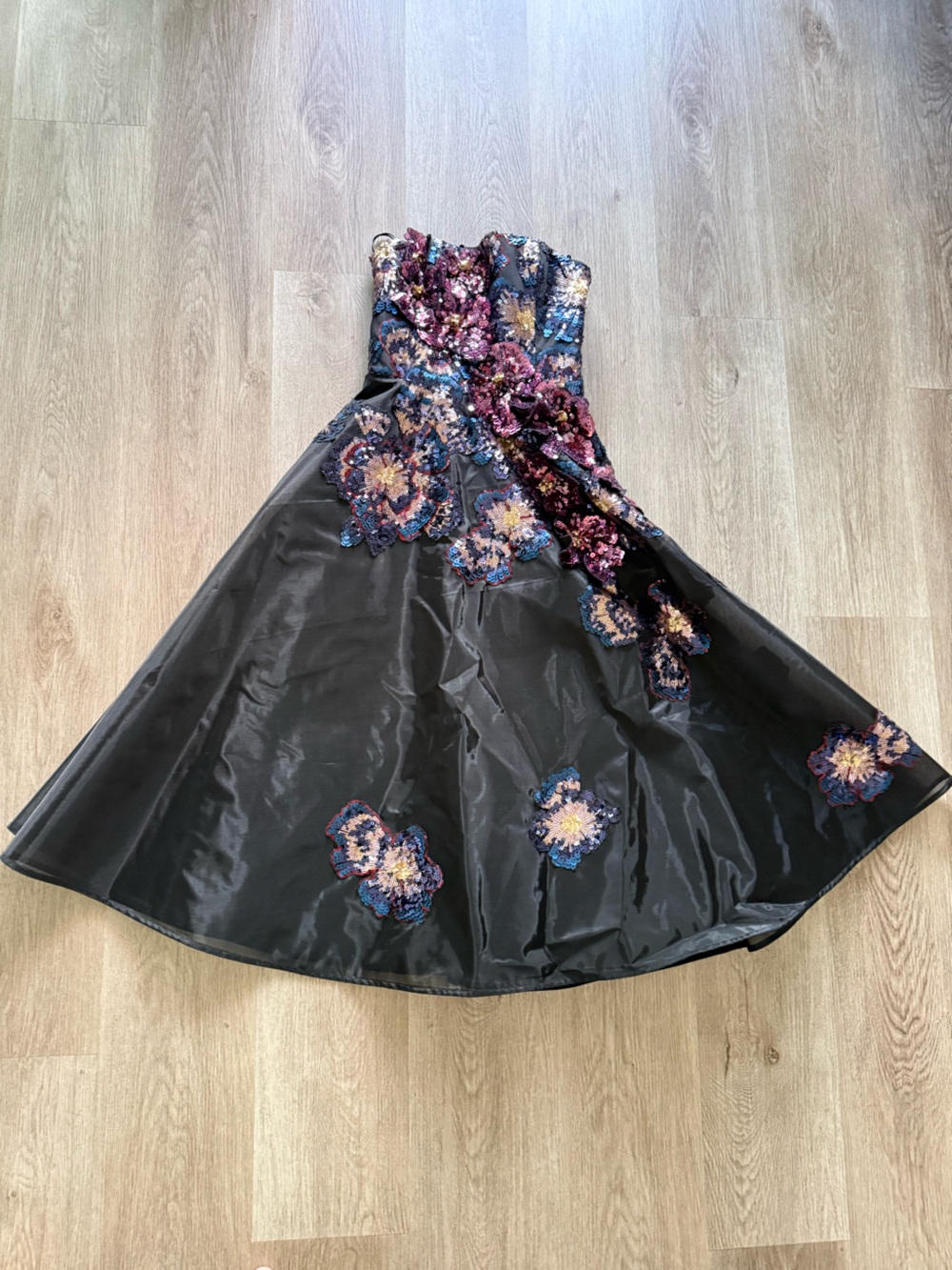 helsi valeria black 3d floral applique sequin strapless midi dress size XS NEW